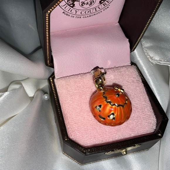 RARE AUTHENTIC RETIRED JUICY COUTURE JACK-O-LANTERN HINGED TOP CANDLE - Picture 10 of 11
